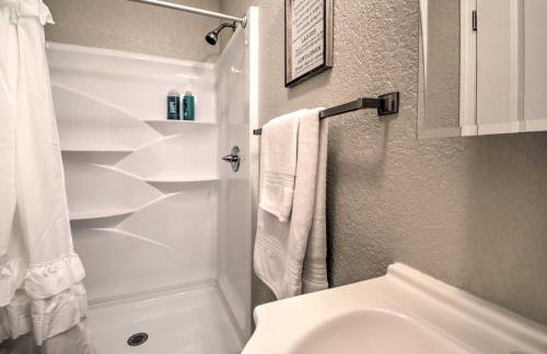 Farm-Style Ste Genevieve Retreat with Fire Pit! - Foto 15