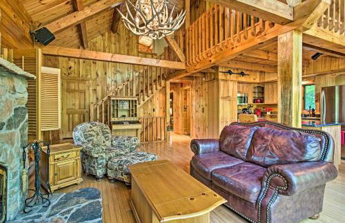 Fire Pit and Hot Tub Poconos Family Cabin! - Foto 6