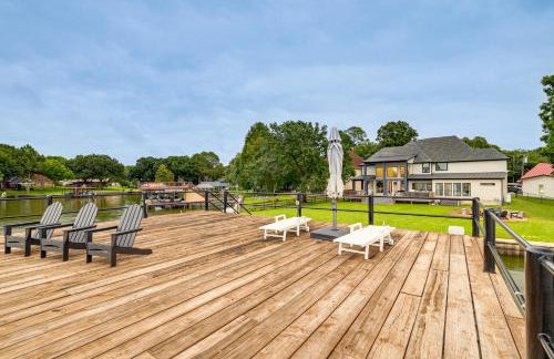 Hot Tub, Fire Pit! High-End Cedar Creek Lake Haven - Foto 39