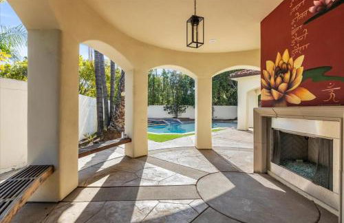 5800 sq ft Gorgeous Tarzana 7 bedroom 9 bathroom home with pool and hot tub - Foto 25