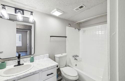 The Landry 279 Spacious and Cozy 2 Bedroom 1bth - Foto 14