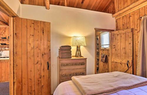 half Mi to Dtwn! Suttons Bay Cottage with Fire Pit - Foto 11