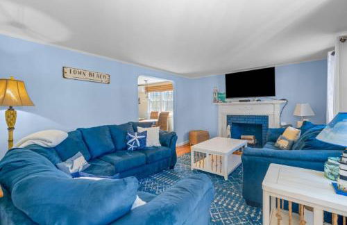 Charming House by the Beach with Patio Grill and FirePit - Foto 19