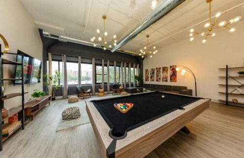 Luxurious 5BR Suite Perfect for Group of 12 guests with Pool table, Optional Parking and Gym Access Near McCormick Place and Soldier Field - Foto 29