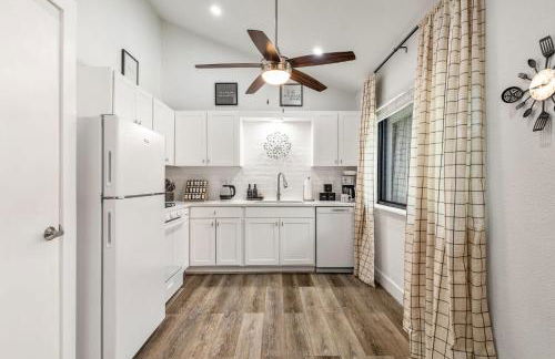 The Orange Door - Unit B - Travis Heights Duplex - Foto 14