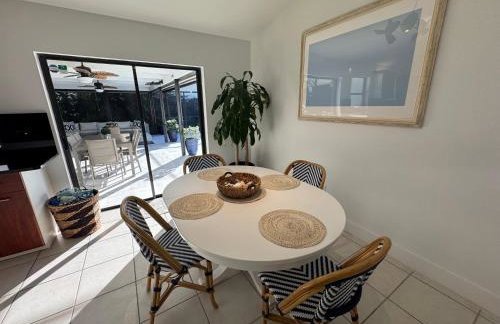 Three-Bedroom House - Best area-Heated Pool-Spa and Sauna Close to Beaches - Foto 17