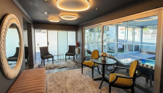 First Group Mount Sierra - Foto 4, Receção