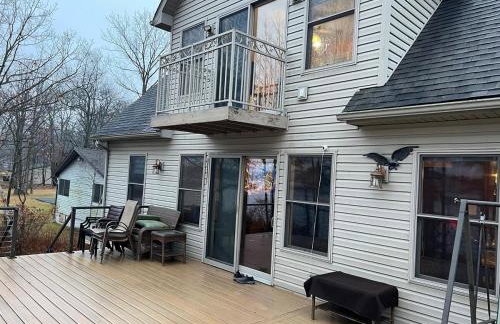 Home in Mount Pocono - Sauna & Lakefront - Foto 6