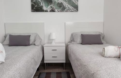 CASA PIRÁMIDE 3. Terraza WiFi y Parking Privado - Foto 13