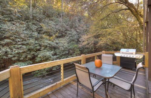 Happy Trout Hideaway - Creek Views Of Hot House Creek, Hot Tub, Outdoor Fire Pit, Cozy Atmosphere - Mineral Bluff, GA - Foto 8