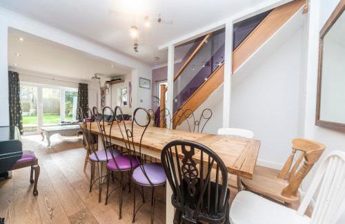 6 bedrooms beautiful home 3 bathrooms, quiet location with garden near Legoland Windsor Heathrow - Foto 23