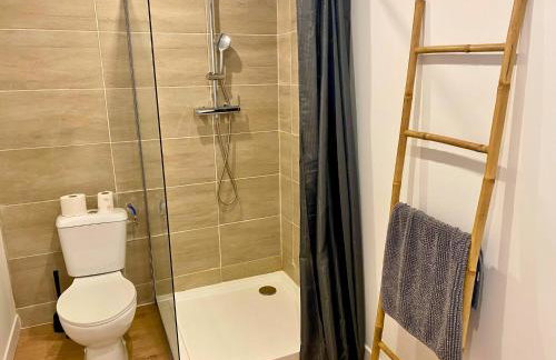 Duplex moderne et calme - face gare & proche centre - Photo 10