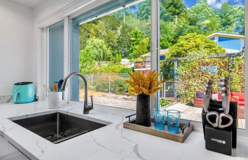 Modern and Relaxing Lake Sammamish View House - Foto 29