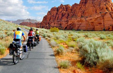 Adventure Awaits 3King Bed,2Bath Log Cabin in heart of Duck Creek Village! - Foto 34