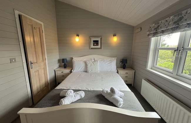 Holly Blue - Cosy Wooden Lodge, Kippford - Photo 3
