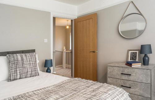 Comfortable 5-Bedroom House in Cheltenham - Foto 39