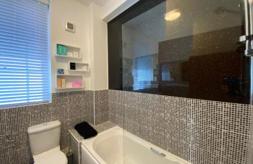 Fabulous 2 bed Historic Ground floor apartment Belper with free car parking next to property - Foto 26