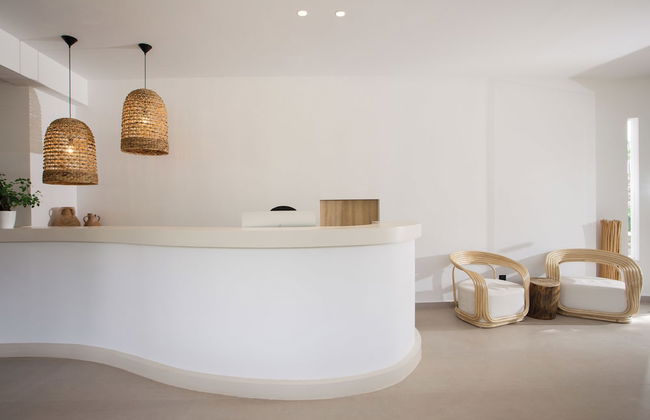 Stay Helios - Aparts & Pool Suites - Photo 6