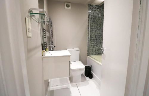 Fitzrovia - Charlotte Street by Viridian Apartments - Photo 92
