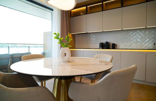 Marina Ostróda IV - super widok na jezioro, 10 m do wody, taras i balkon, winda, klima, garaż - Foto 14