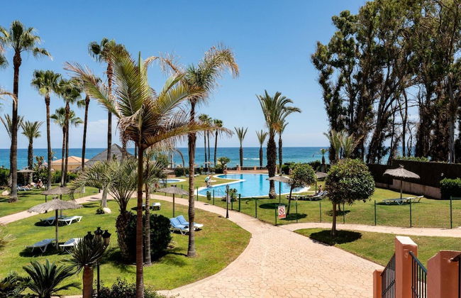 Beachfront Apartment -don Juan Manilva - Photo 22