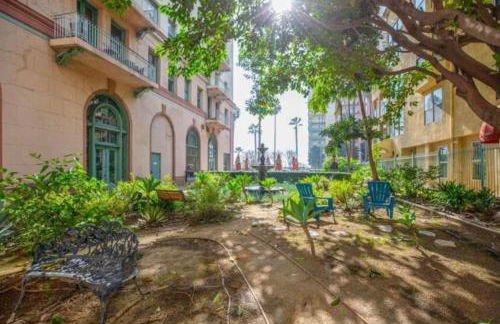 Luxe Suite Convention Center Partial Ocean View with Free Parking - Foto 7