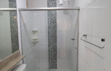 Apto 5E - 2 Quartos com Ar Condicionado, 2 Banheiros, 1 vaga e Internet - Frente ao Mar - Foto 45