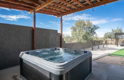 Desert Villa - EV, Hot Tub, Grill, Bar, Games, RV Parking in Twentynine Palms Downtown - Foto 52