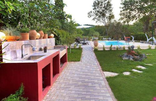 The Red House in Dassia - Foto 14