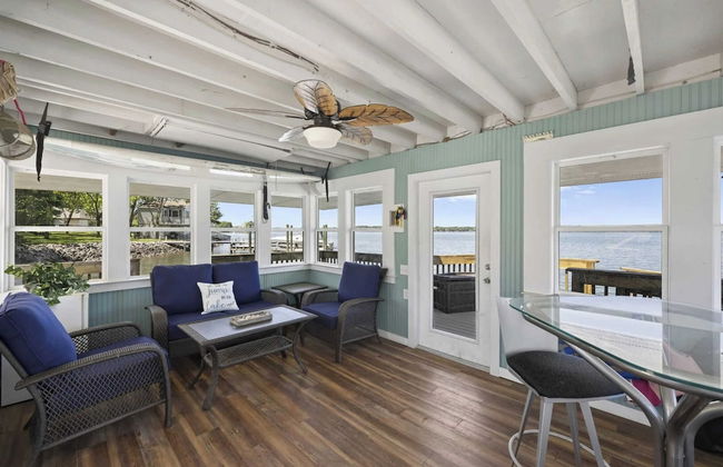 Water, Water Everywhere by Avantstay Pool + Dock - Foto 33