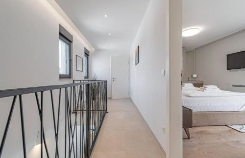 NEW! Luxury Villa Carlotte with 11m pool - Foto 54