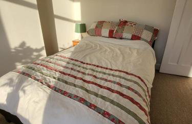 Comfy home for 4-5 people with garden near uni & QMC 2 nights minimum - Foto 18