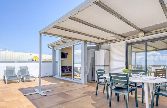 Centrally Heated Apt. in Roses - Photo 14