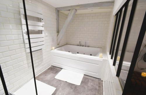 Appartement jacuzzi privatif : Urban Love - Foto 4