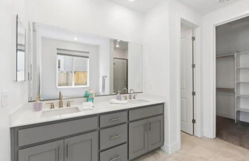 Spacious new house in Folsom Ranch 4BD and 3BA with backyard and BBQ grill - Foto 17