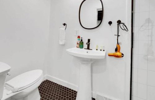 Housepitality - The Reichstag Suite - Modern - Foto 14