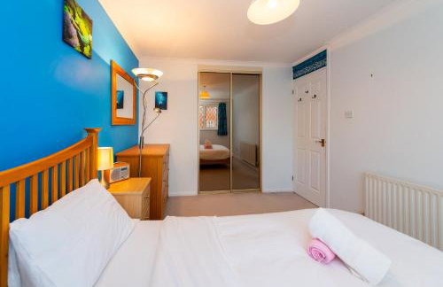 Cosy 3 Bedroom House near River Thames - Pass the Keys - Photo 23