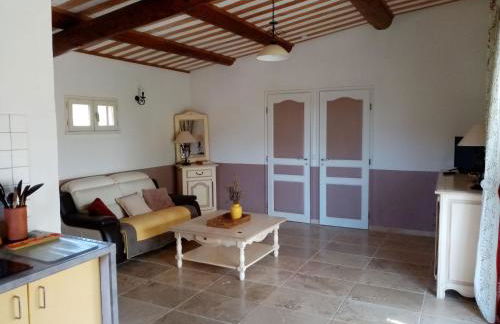 Holiday Home Provenzalisches Ferienhaus mit Charme auf dem Land mit Pool by Interhome - Foto 6