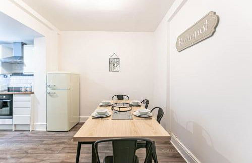 Liverpool city centre house, Free parking - Photo 18