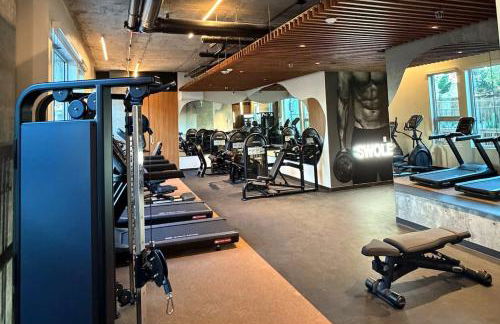 Luxury Designer Hillcrest Apartment with Pool & Gym - Foto 16