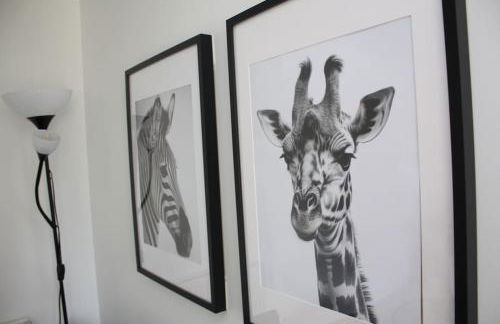 Spacious 2 Bed 2 Bath Apartment & Free Parking - LGW 10min drive - Foto 19