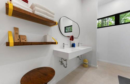 Modern Family Retreat in the Catskills Wilderness - Foto 25