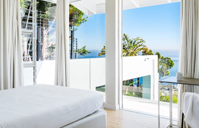 Exceptionally Unique Magnum Villa w Sea Views - Photo 19