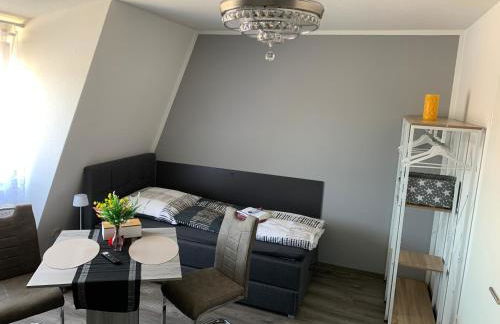 -Fewo Benz- Exklusive Ferienwohnung im Stadtzentrum von Wittenberge Modernes Ambiente, 3 Einzelzimmer für bis zu 6 Gäste - voll ausgestattet mit Waipu-TV und High-Speed-WLAN Bettwäsche und Handtücher inklusive! - Foto 19