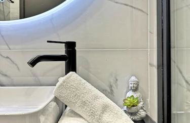 Oasis Luxury Apartments - Photo 22