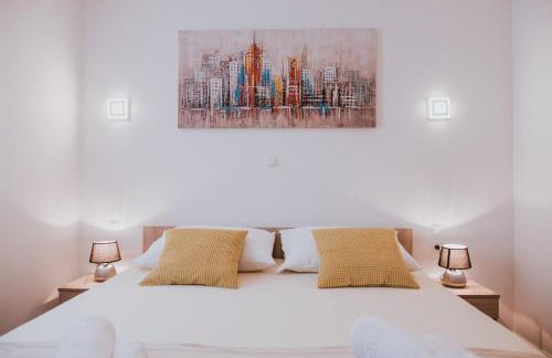 Poolside Hideout Apartments - Photo 8