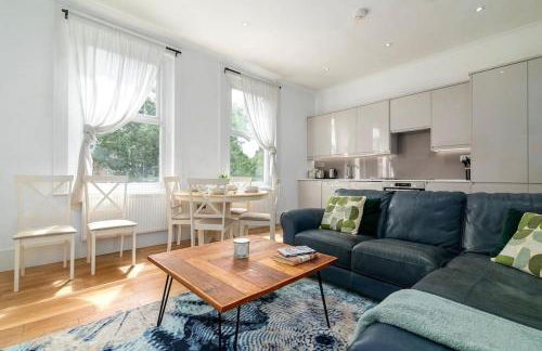Modern Spacious 2 Bedroom Flat near Richmond Park - Foto 1