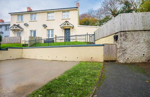 55 Incline Way - Saundersfoot Coastal Retreat with Patio & Parking - Photo 27