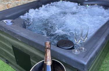 Beau Loft room proche mont saint Michel jaccuzi illimité en plein centre Avranches - Foto 9