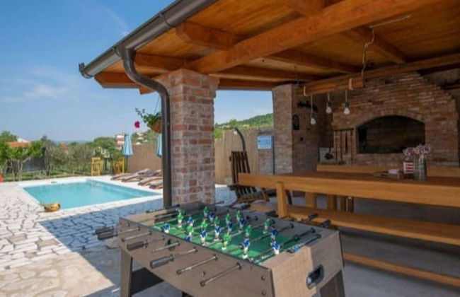 Adorable Holiday Home With Swimming Pool - Foto 18